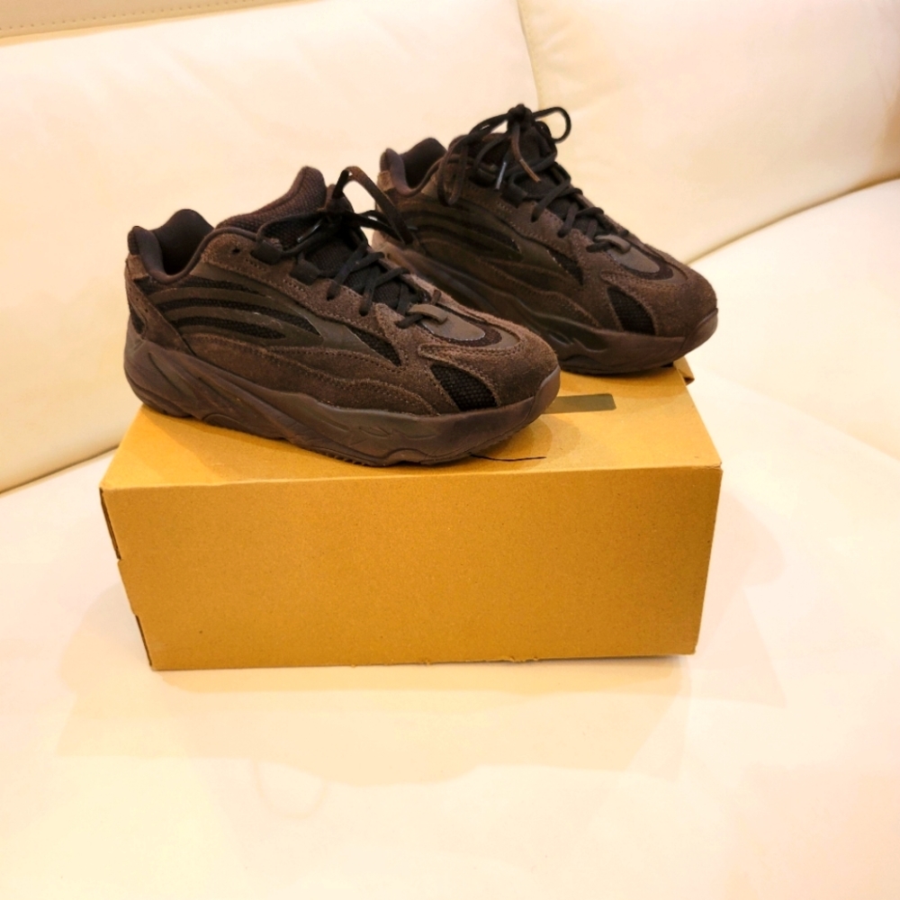 Youth Black Yeezy 700